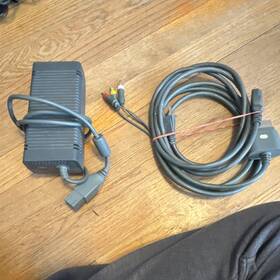 X854474-001 Microsoft Xbox 360 Power Adapter And Composite Av Cable Gray Oem