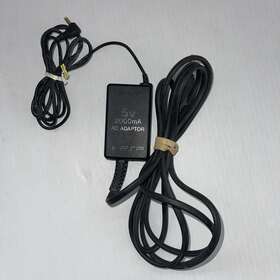 Psp-104 Sony Genuine Oem Psp Ac Power Adaptor Input 100-240vac Out 5v 2000ma Eu